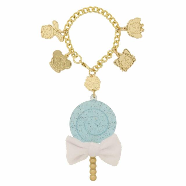 バッグチャーム 2,100円｜東京ディズニーリゾート「ダッフィー＆フレンズのホワイト・ウィンタータイム・ワンダーズ」スペシャルグッズ｜販売店舗：東京ディズニーシー「マクダックス・デパートメントストア」｜発売日：2023年11月1日（水）