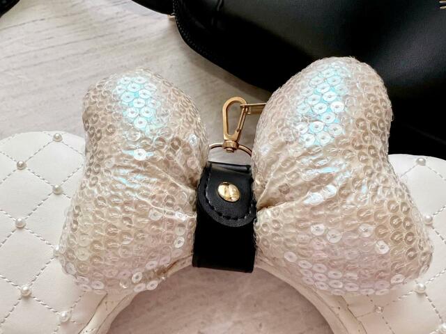 【Disney MICKEY MOUSE スマホショルダー BOOK】カチューシャの真ん中を止めるだけ！