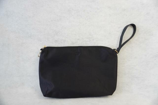 【軽量版！365日使えるエブリデイバッグBOOK by地曳いく子】クラッチバッグにもなるポーチ