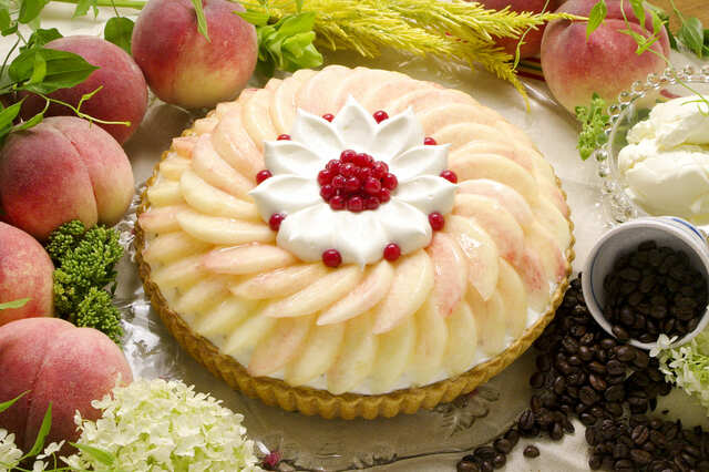 【キル フェ ボン】「プレミアムピーチのティラミス～カフェラテ風味～」piece￥1,382 / whole（25cm）￥13,824