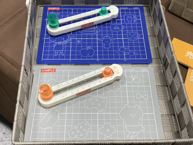 カッターとカッターボード