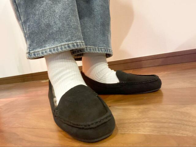 【GLOBAL WORK らくっション撥水モカシン】普段24.5cmサイズの靴を履いている筆者はLサイズを購入。ちょうど良いサイズ感でした!