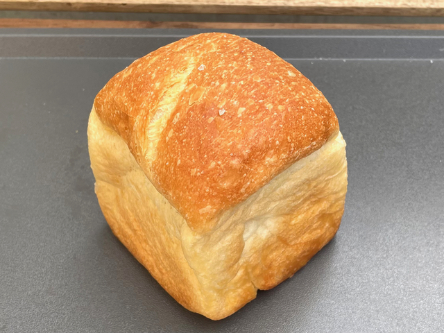 【テコールジャンティー】半斤ほどの大きさの「食パン」