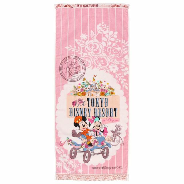 フェイスタオル 1,600円｜東京ディズニーリゾート「花咲き誇るパークを満喫するミッキーたちが描かれたグッズ」｜販売店舗：東京ディズニーランド「ホームストア」、東京ディズニーシー「ヴィラ・ドナルド・ホームショップ」｜発売日：2024年4月25日（木）