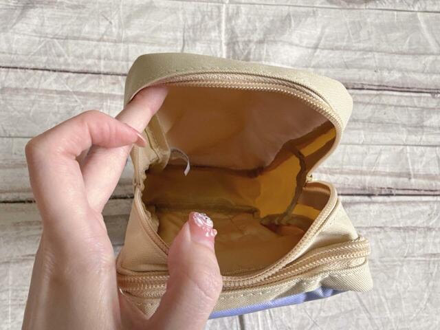 背面の収納スペースは区切りなどがなく、たっぷり収納できます