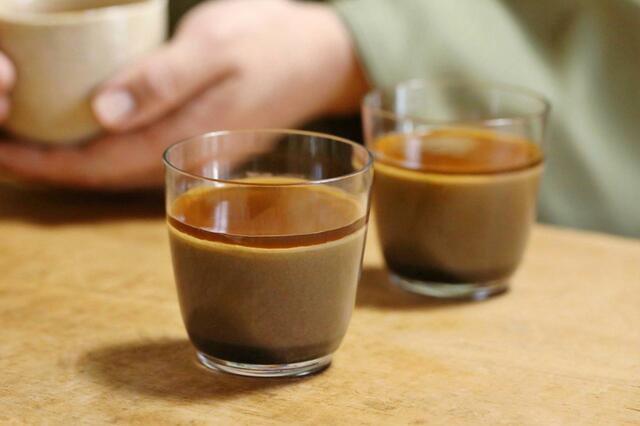 「濃いプリン なめらかほうじ茶」＜540円（税込）＞【パステル×祇園辻利がコラボレーションスイーツを発売】