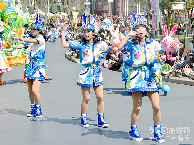 にぎやかなダンサーたち