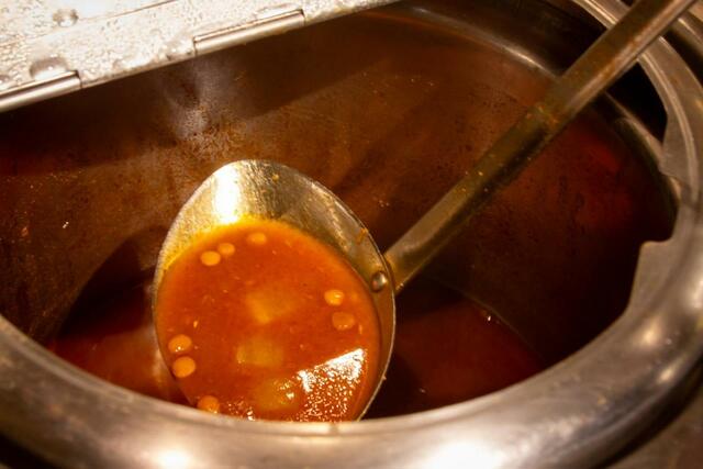 【サラダバー&グリルレストランSizzler(シズラー)  プレミアムサラダバー】寒い時期に嬉しい大根のラッサム。スープは季節によって変更されます