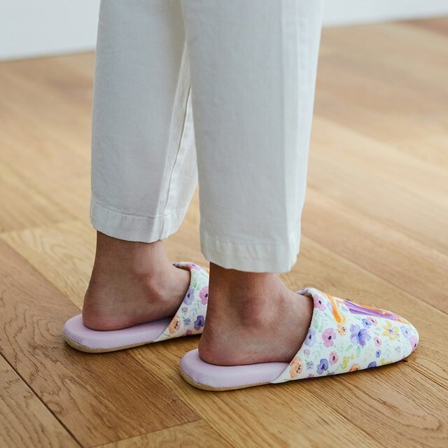 選べる楽しさ！プリントがかわいい洗えるソフトスリッパ(選べるキャラクター)｜￥ 990 （税込）