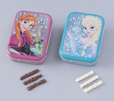 アナとエルサの新グッズ「Frozen Seasons」アソーテッド・チョコレート ¥1,000 内容量64本【ミルク32本（4本×8袋）、白ぶどう風味32本（4本×8袋）】©Disney