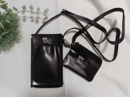 MonoMaxのコンビニ限定付録「TWWスマホショルダー＆財布」高級感があっ