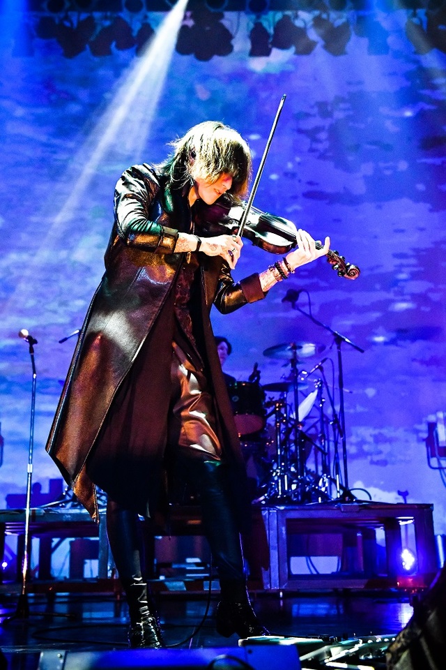 SUGIZO (PHOTO BY 土屋良太)