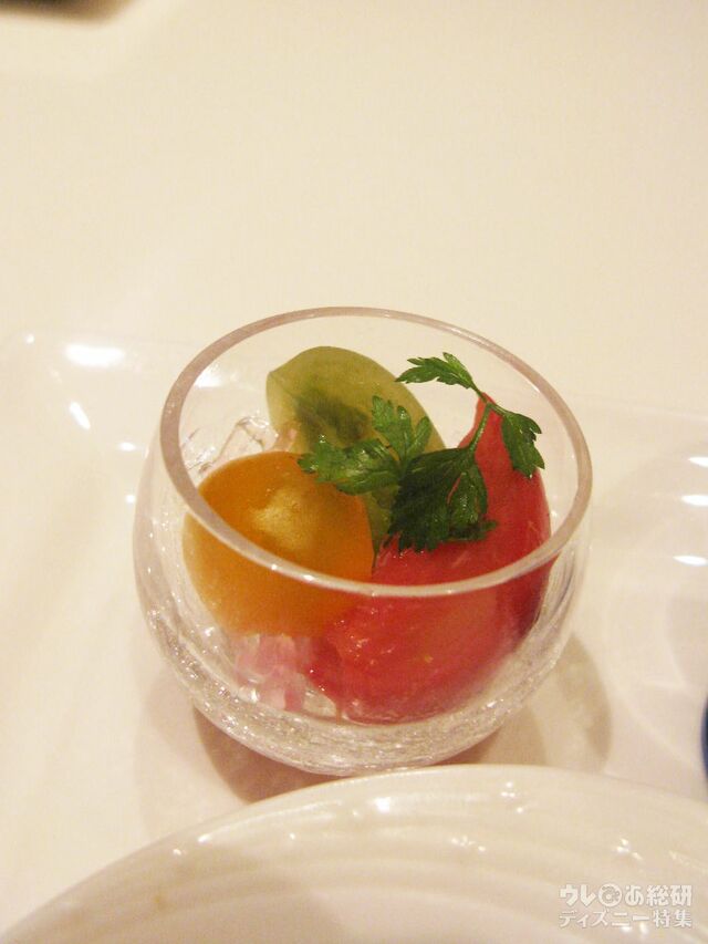 トマトの甘酢漬け【“ダッフィー＆フレンズのウェア・スマイル・グロウ” カントニーズランチ】