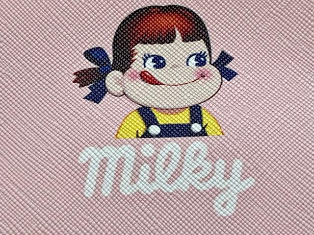 いつもの表情のペコちゃんが愛らしいです♪【sweet 2023年9月号付録】「MILKFED.（ミルクフェド）特製　ペコちゃんポーチ＆ポコちゃんミラー」