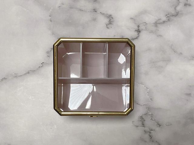 『THREEPPY（スリーピー）』5つの仕切りに分かれています