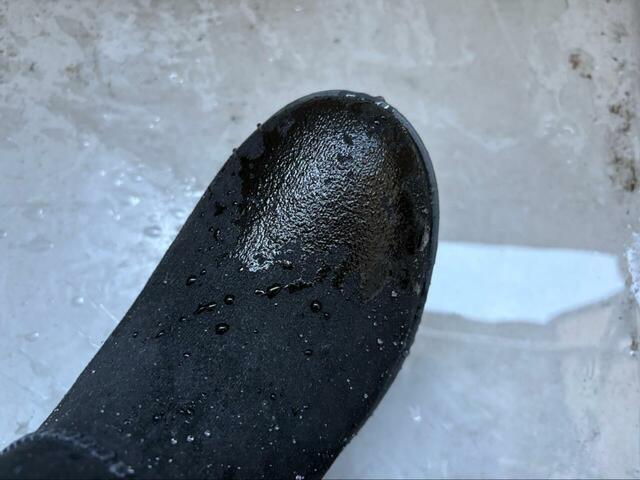 【ワークマン　ムートン風防寒レインブーツ】生地に水が染みているように見えますが、中は全く濡れていません！