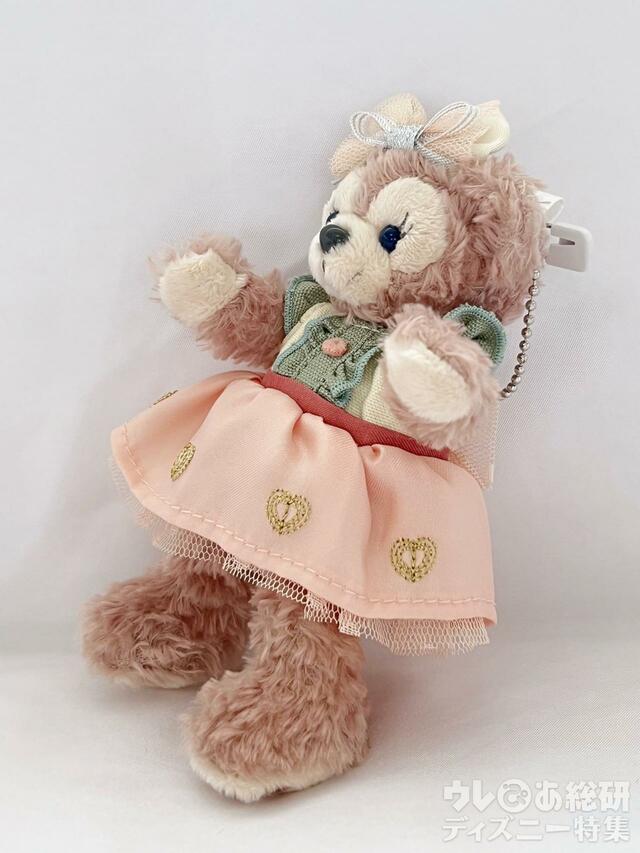 「ダッフィー&フレンズのフロム・オール・オブ・アス」ぬいぐるみバッジ