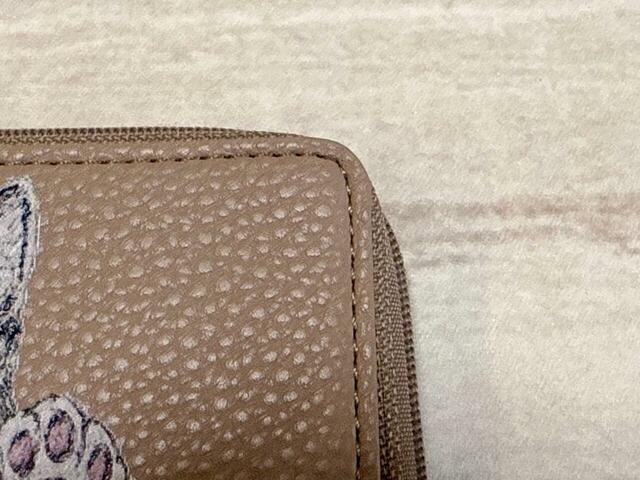 お財布とお揃いの合成皮革生地。高級感たっぷり！