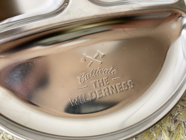 【セリア ステンレス食器 仕切り付プレート（直径約19cm）】普段の食事でも子どものプレートとして使えそう