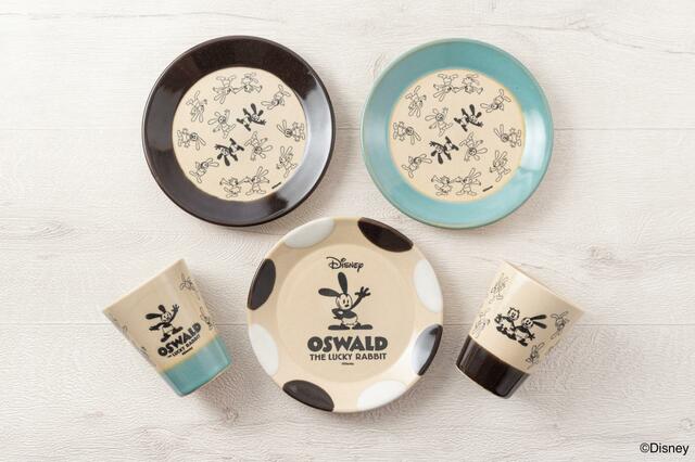 プレート 2,400円+税、タンブラー 2,300円+税｜MASHICO オズワルド・ザ・ラッキー・ラビット