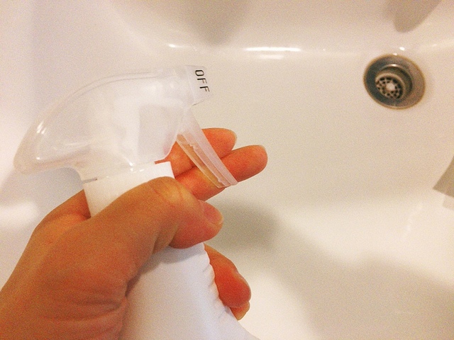 【カインズ 汚れ防止用撥水剤 ３００ｍｌ】スプレーして