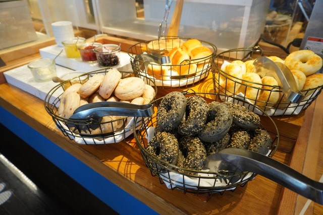 【星野リゾート　リゾナーレ熱海】スタジオビュッフェ もぐもぐの朝食