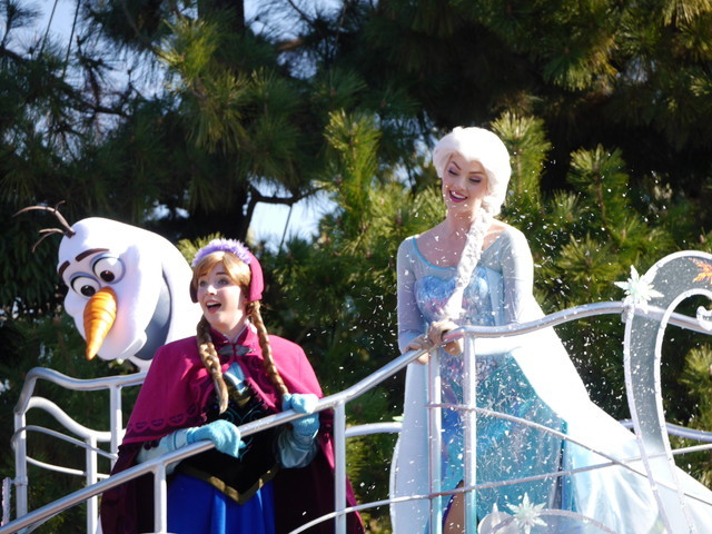 「フローズンファンタジー・グリーティング」　©Disney
