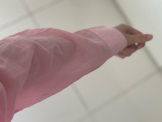 【UNIQLO　シアーコットンリラックスシャツ】透ける腕が細見え！