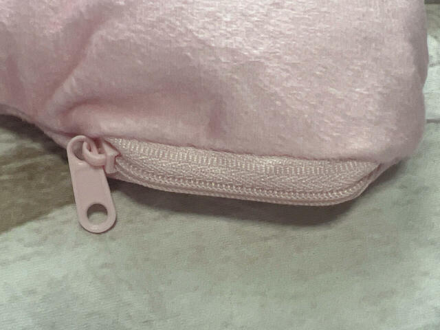 サイドにファスナー付き！ポーチになっています