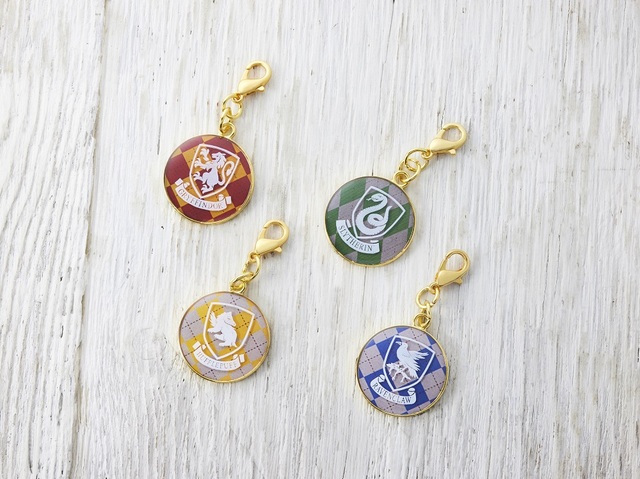 先着で「ホグワーツの寮チャーム」をプレゼント【タリーズコーヒー×ハリー・ポッター】