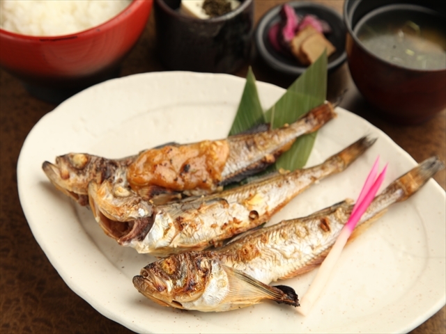 ◇ハタハタ食べ比べ御膳　[平日]880円　[土・日・祝]980円