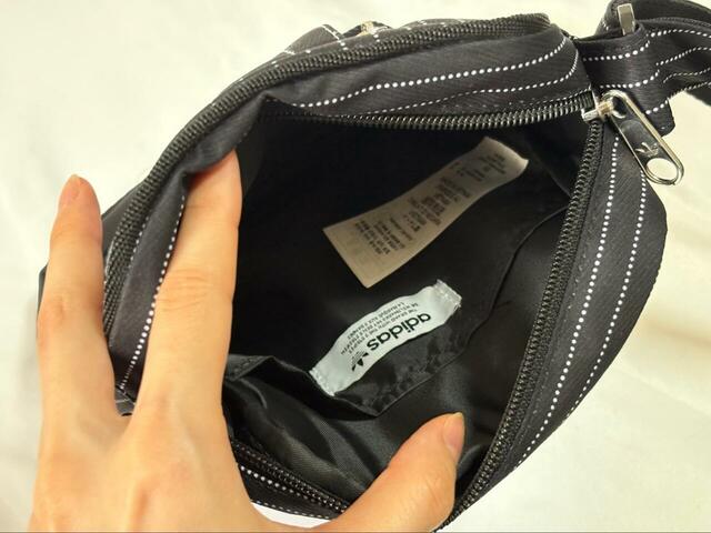 【adidas ウォバッシュ スモールアイテムバッグ】メイン収納部にはパーテーションがあり、アイテムごとに整理して収納できます