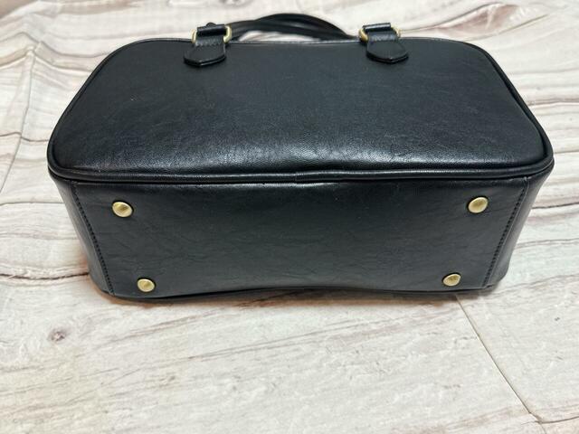 底部には底鋲付きなのも推しポイントのひとつ