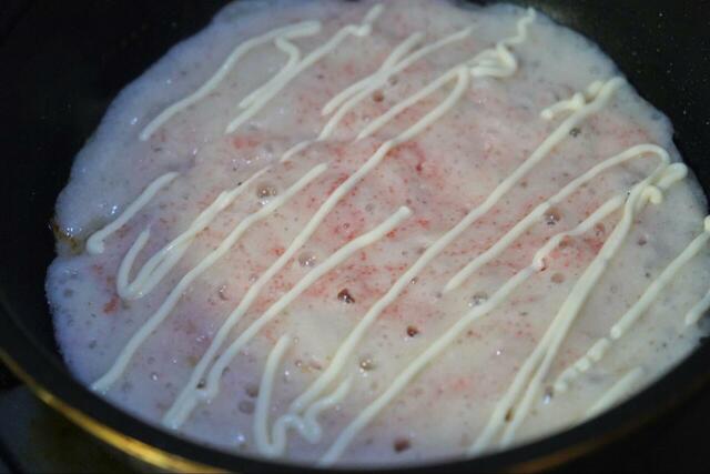 【セブンイレブン　簡単アレンジレシピ】マヨネーズと海苔と卵黄を乗せて完成！