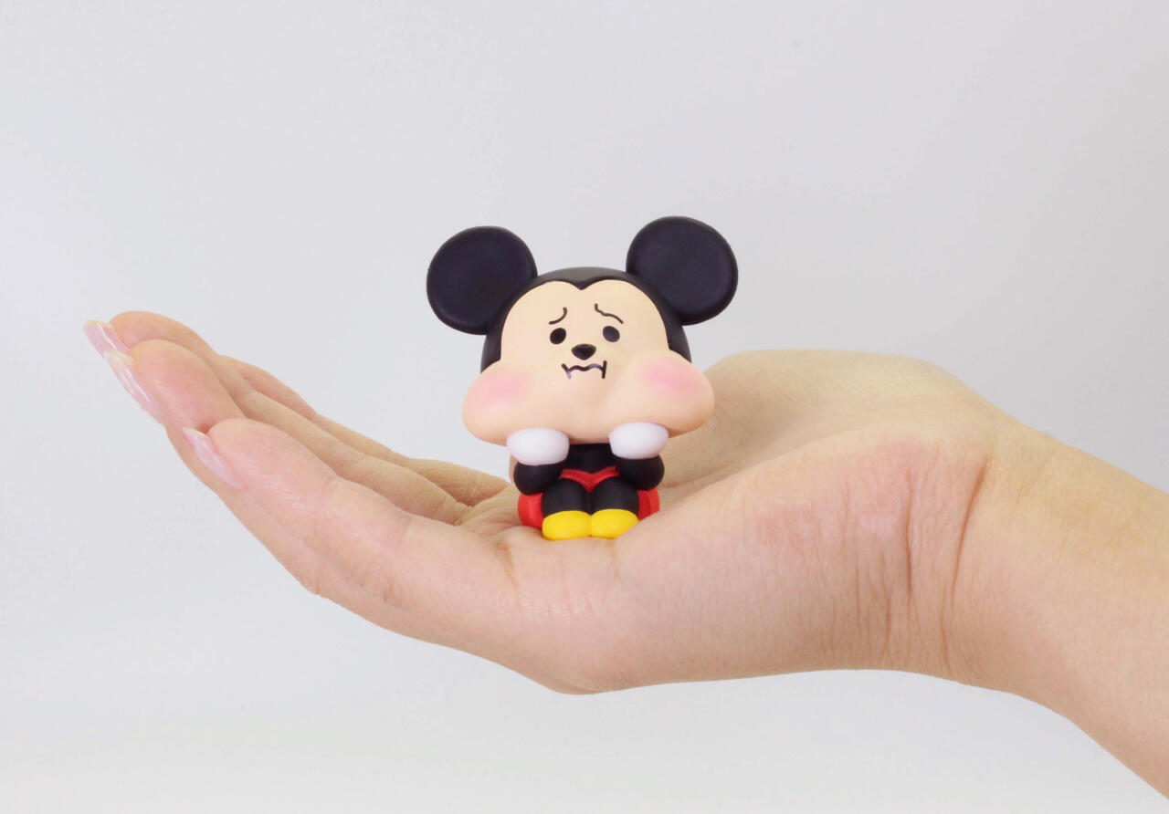 新品　ディズニー　熊のかぶり物は下げられます 目指せコンプ！「ディズニーガチャ新作」で可愛すぎ“すね顔フィギュア