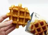 「さくふわ食感のベルギーワッフル　1個」120円（税別）