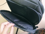 【BASIC(ベーシック)バックパック】1,900円（税込）／パソコンの収納に最適なクッション製のあるポケット