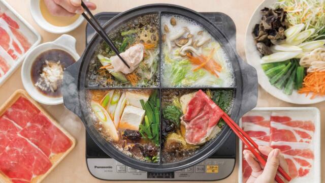 「好みに応じて選べる数種類のしゃぶしゃぶだし」【なくなり次第終了！程よいサシと肉の旨味を堪能できるしゃぶ葉の「北海道産牛肩ロース」が8月8日より数量限定で復活！】