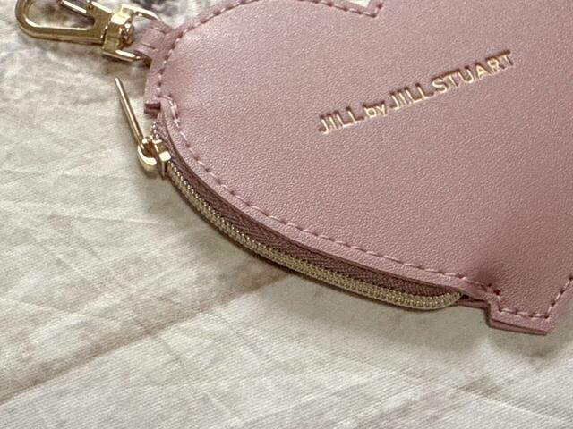 ファスナーで開閉する仕様