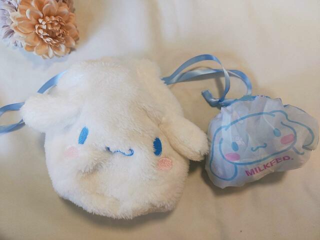 シナモロールのイラストが描かれたエコバッグ＆シナモロールの表情がキュートな巾着