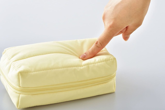 【コクヨ「ペンケース＜モココ＞（ペディンタイプ）」】ふわふわの中綿入りで、心地よい手触り！