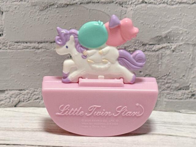 【サンリオ×マクドナルド ハッピーセット第一弾／リトルツインスターズ ゆめかわメモケース】背面もしっかり作り込まれていてかわいい！