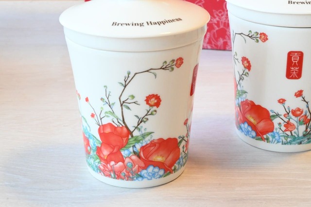 【ゴンチャ「Gong cha ORIGINAL HAPPINESS BAG 2025」】宮廷の庭を彩るかのような美しい花々