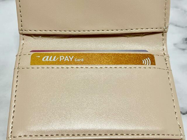 真ん中のポケットはよく使うカードを入れるとGood【アベイル×ちいかわ】がま口財布(ちいかわ)※ハチワレの総柄口金財布:1,980円(税込)