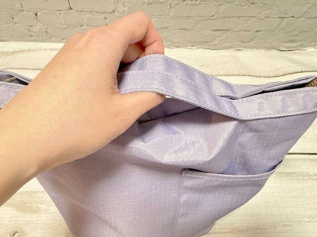 【カルディ 春を感じるコーヒー＆ランチバッグ】便利な持ち手付きです！