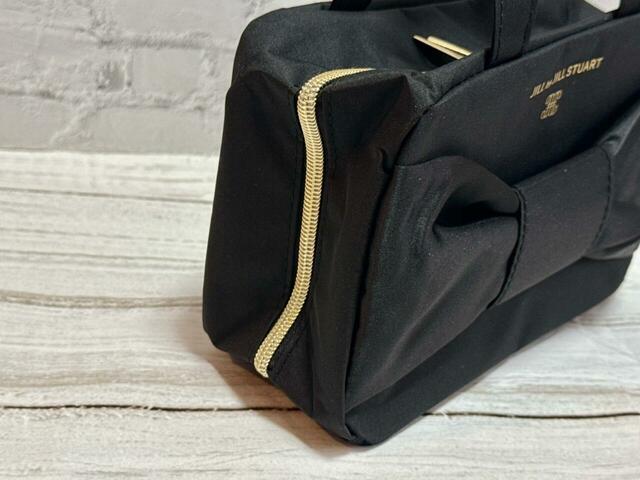 マチがしっかりあるので収納力抜群！