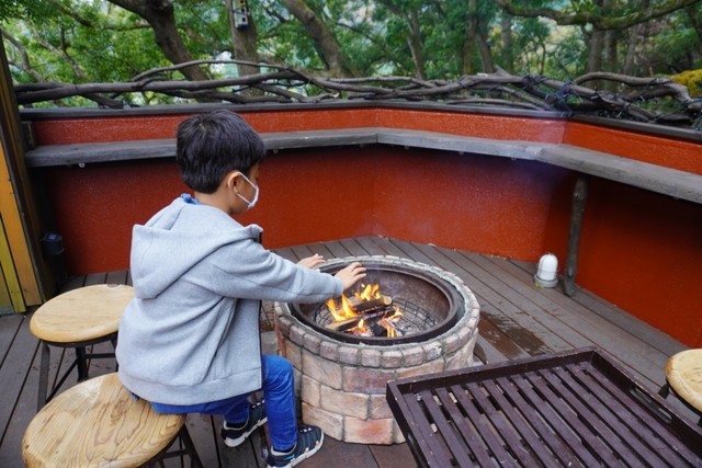 【星野リゾート　リゾナーレ熱海】「焚き火でおやつづくり」マシュマロ200円、スモア500円など（10:00～17:00）