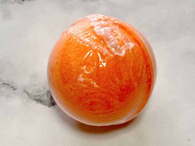 オレンジの香りのバスボール