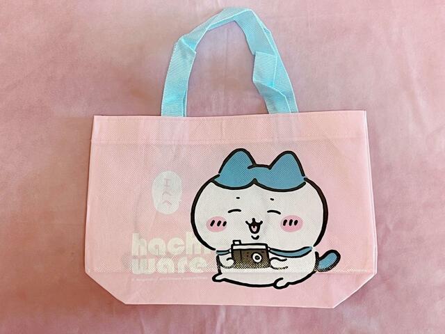 【ちいかわ100円雑貨】もちろんハチワレのバッグも両面デザイン!