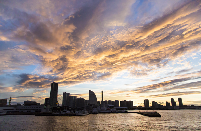豪華クルージングで横浜の夜景を楽しめる「ゆかた祭り」